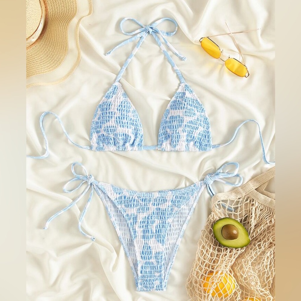 Women’s white and blue leaf/floral string/triangle bikini set size medium nwot